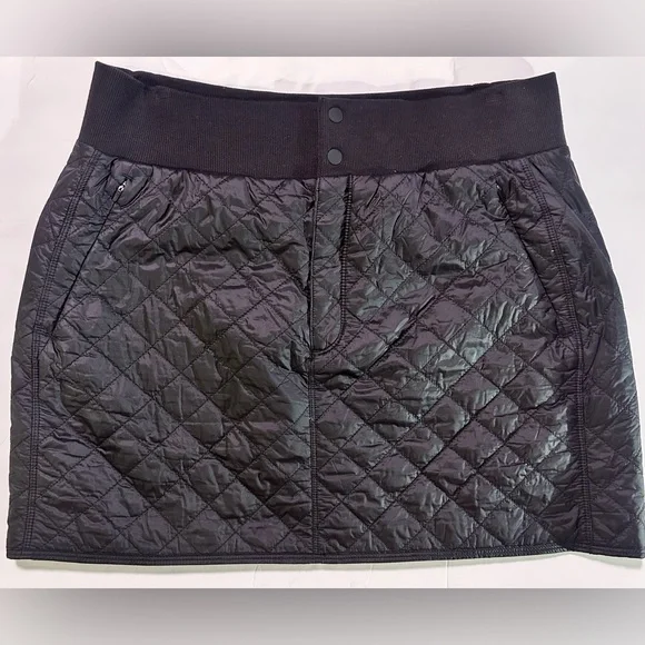 Athleta Black Quilted Puffer lodge Mini Skirt Size 12 - Picture 1 of 3